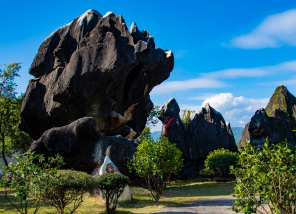 石林九鄉導游帶你暢游奇妙自然 讓你暢游于奇妙的自然之中